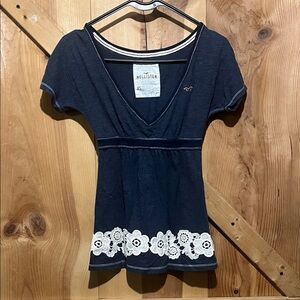 Hollister Y2K Babydoll Navy Top with Floral Lace Accent